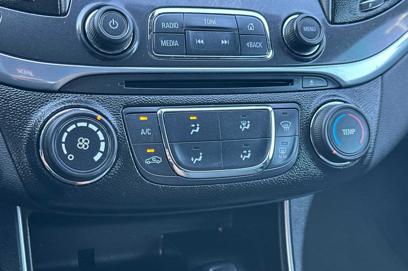 Thumbnail: 2014 Chevrolet Impala - 20