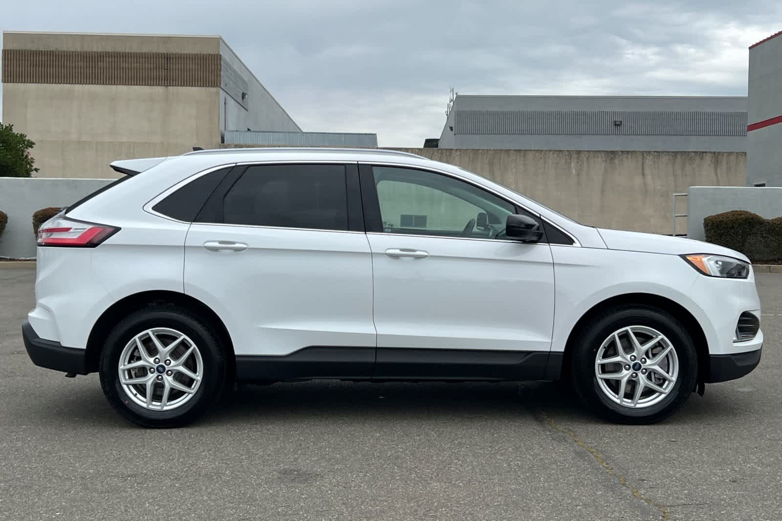 Thumbnail: 2022 Ford Edge - 6