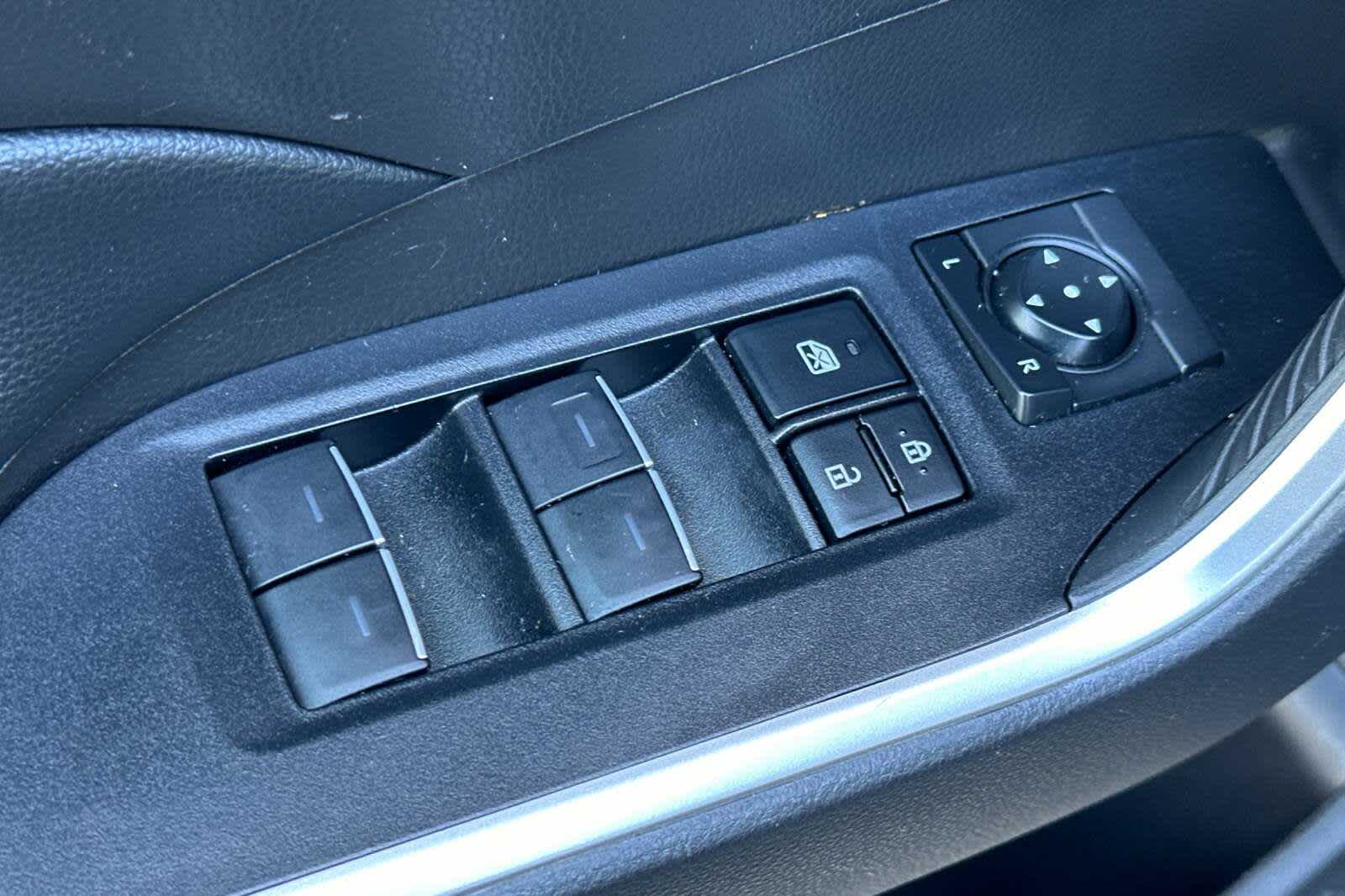 Thumbnail: 2022 Toyota RAV4 - 13
