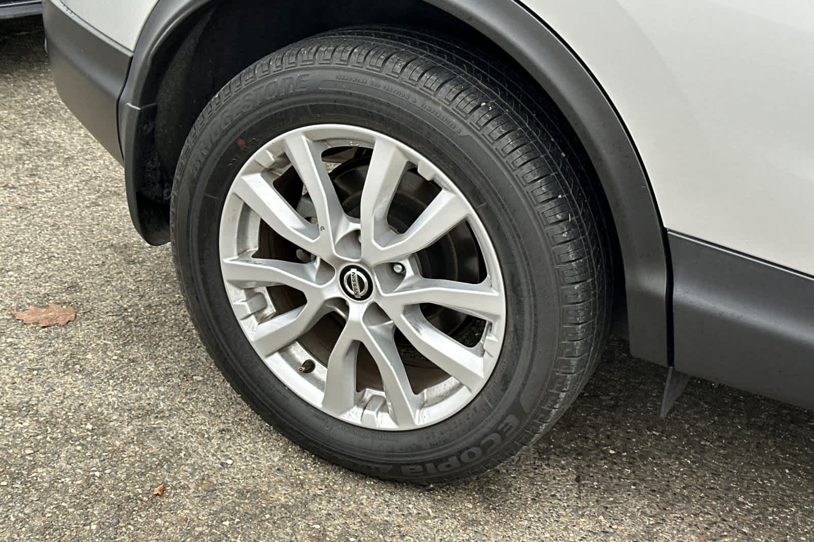 Thumbnail: 2021 Nissan Rogue Sport - 14