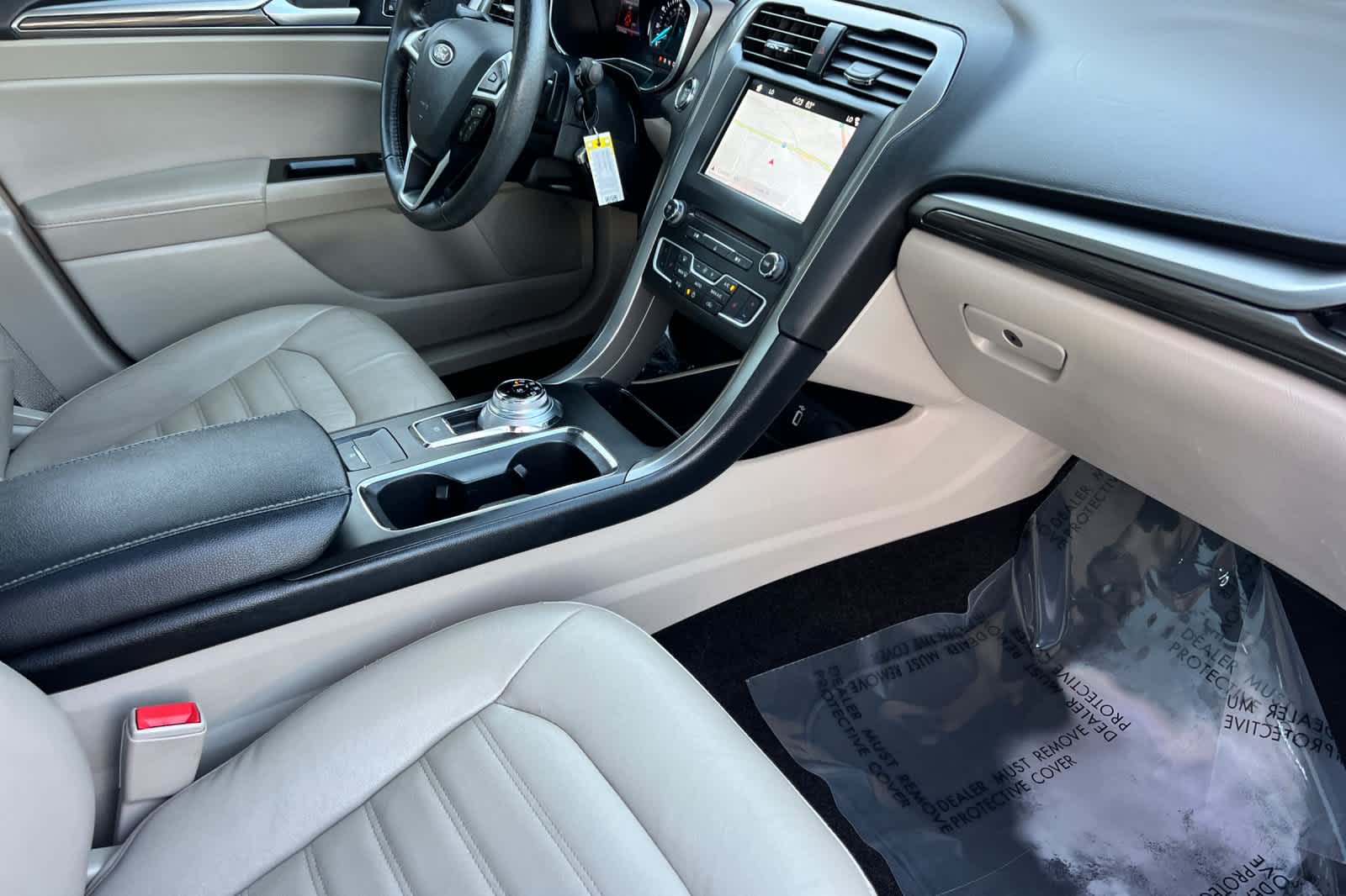 Thumbnail: 2017 Ford Fusion - 16