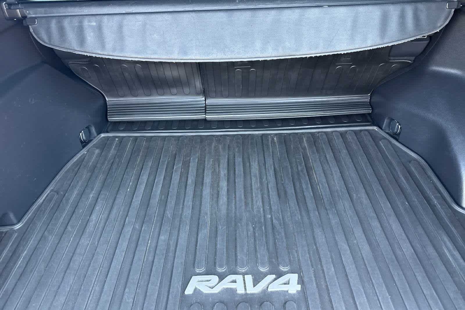 Thumbnail: 2023 Toyota RAV4 - 16