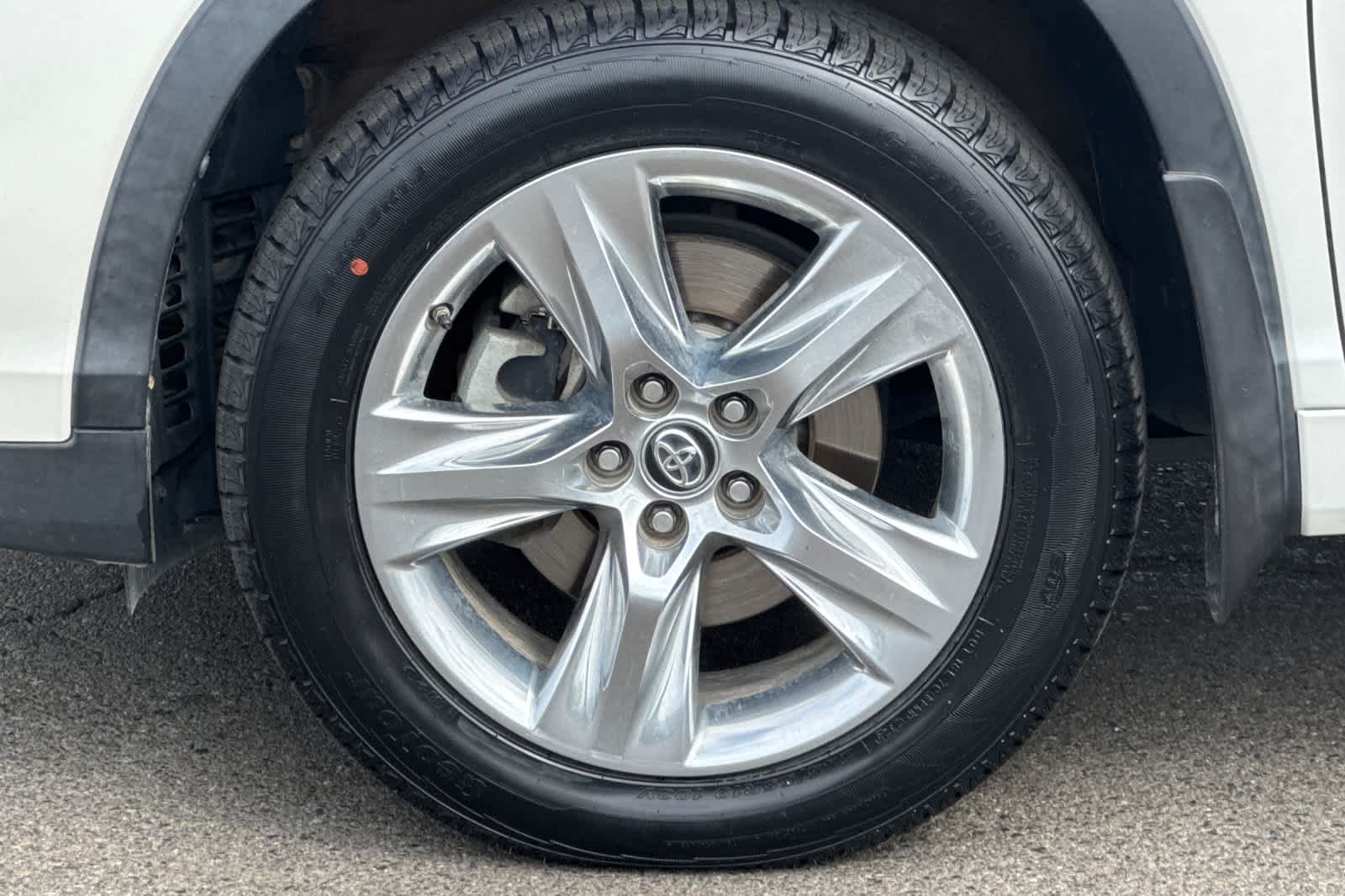 Thumbnail: 2018 Toyota Highlander - 32