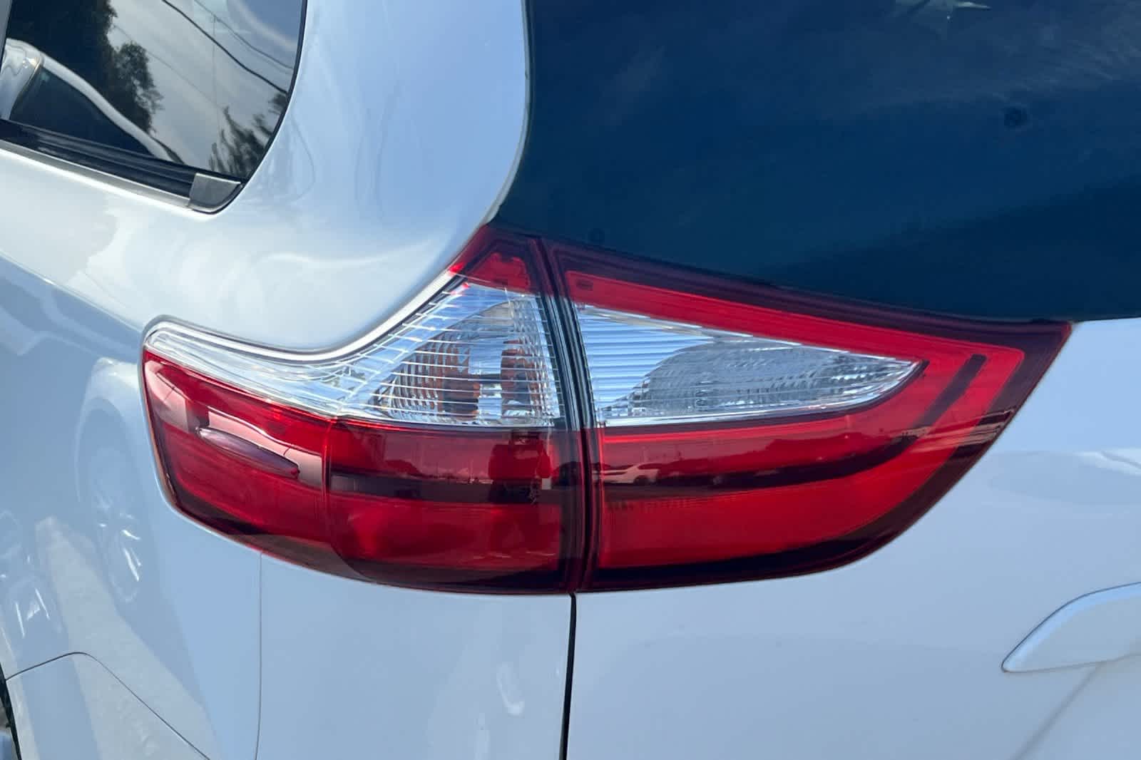 Thumbnail: 2016 Toyota Sienna - 14