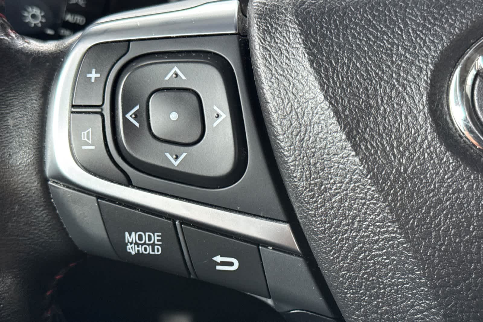 Thumbnail: 2017 Toyota Camry - 24