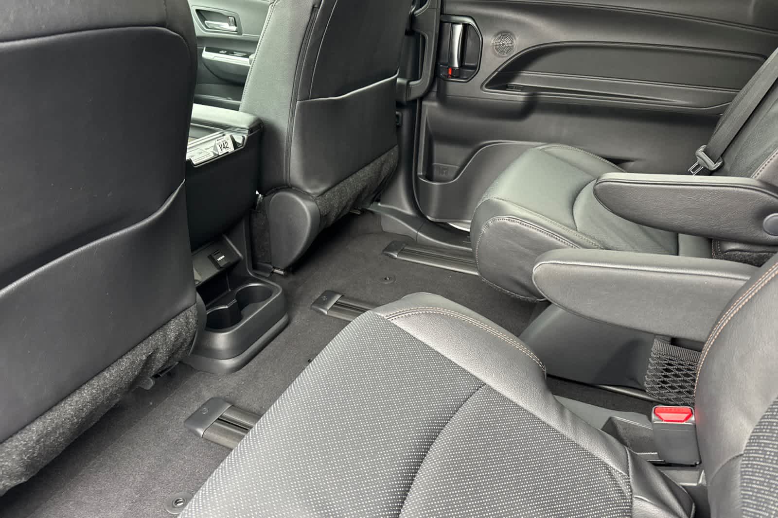 Thumbnail: 2026 Toyota Sienna - 4