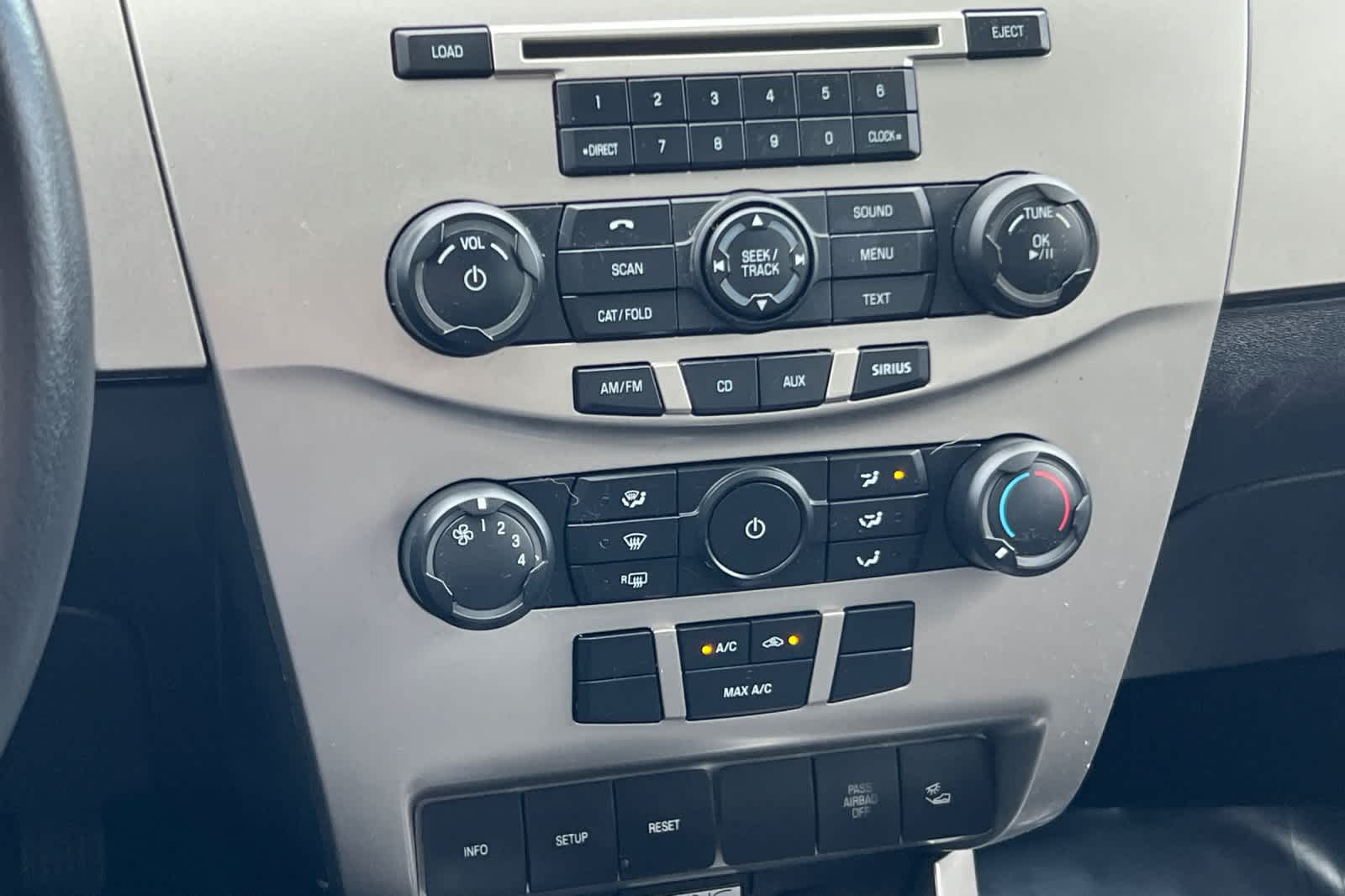 Thumbnail: 2009 Ford Focus - 19