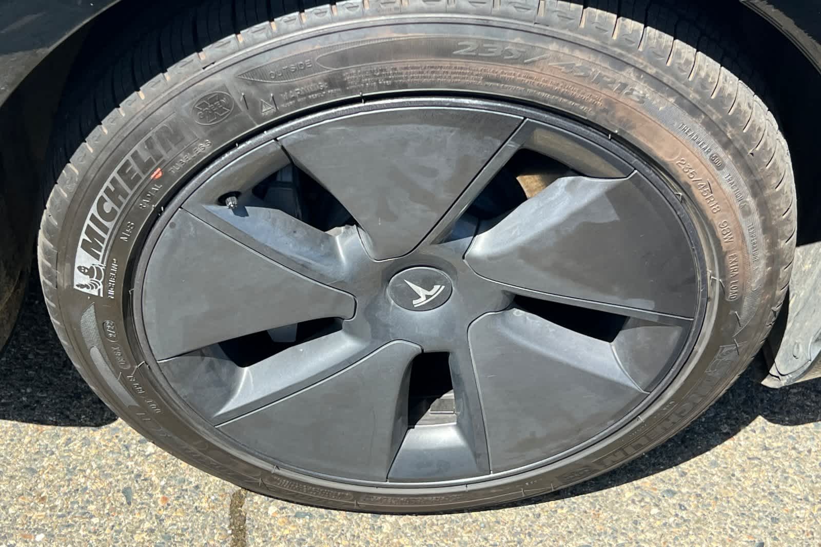 Thumbnail: 2021 Tesla Model 3 - 15