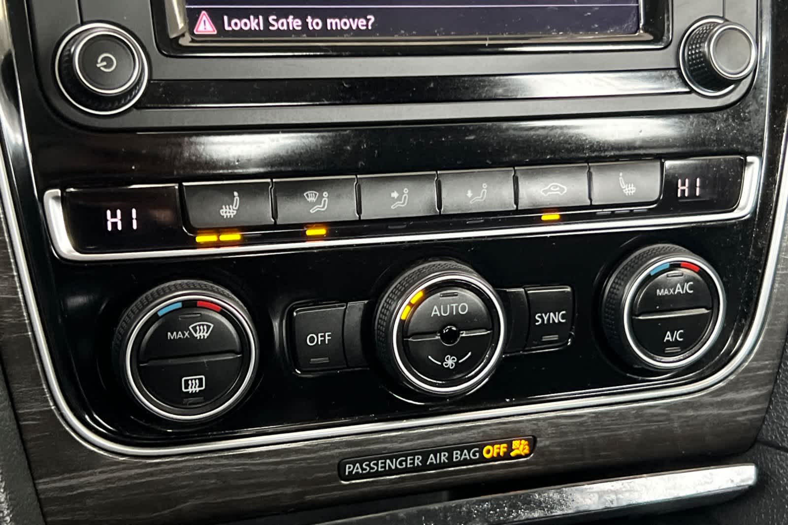 Thumbnail: 2018 Volkswagen Passat - 21