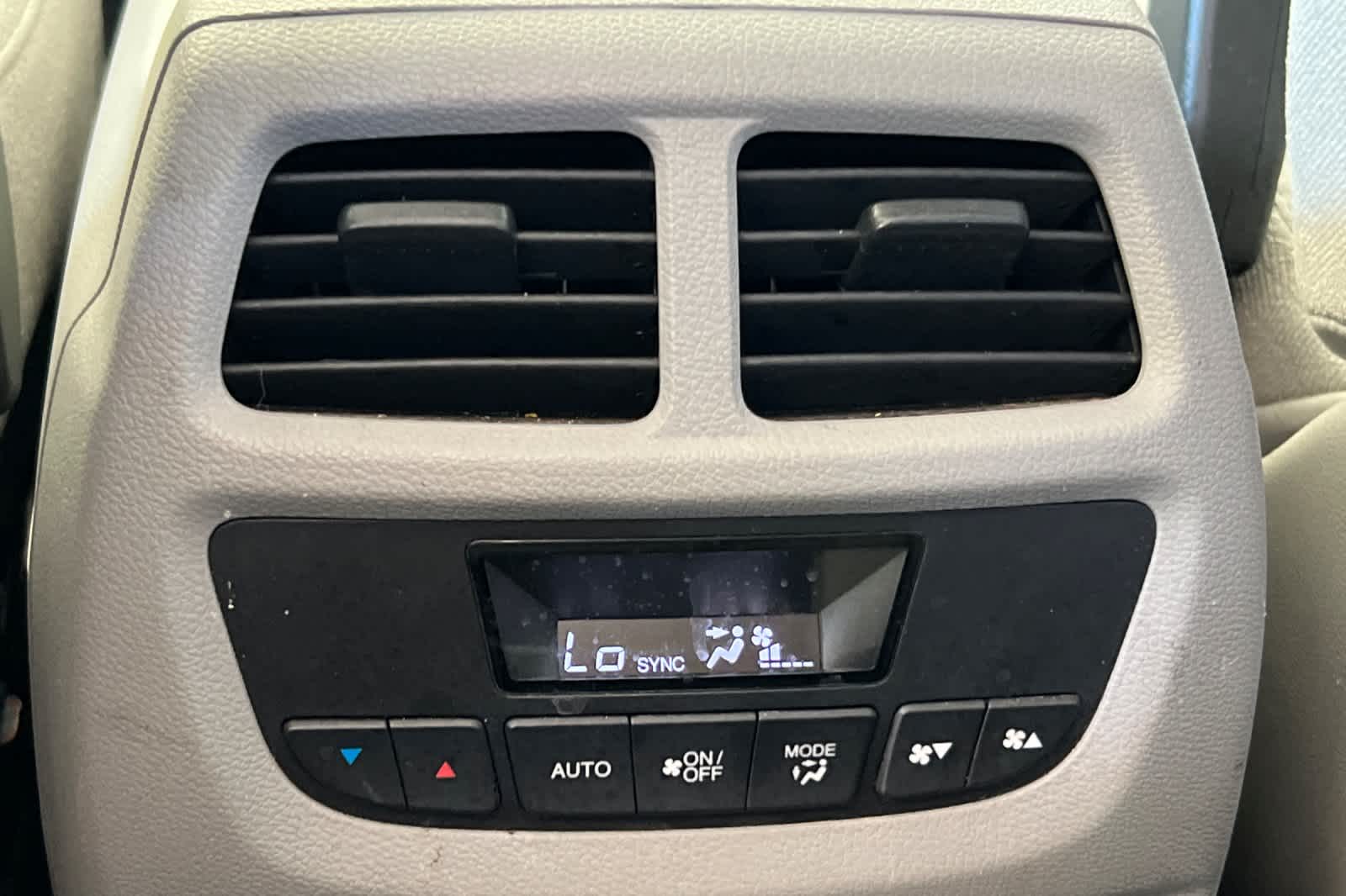 Thumbnail: 2016 Honda Pilot - 14