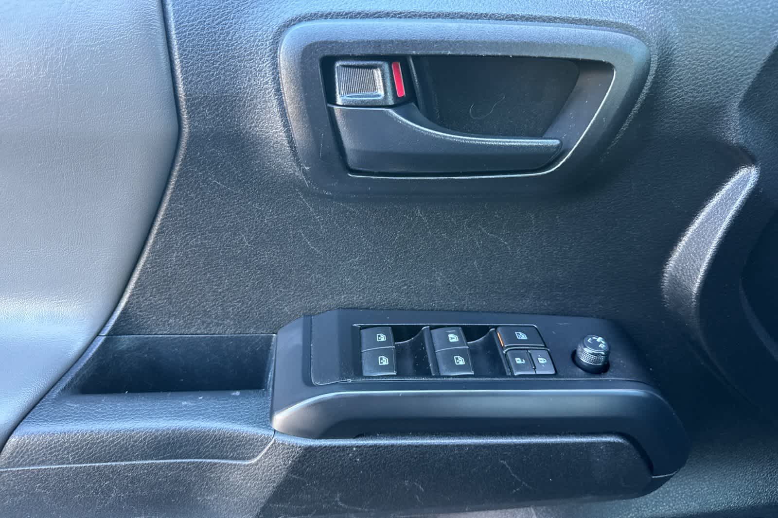 Thumbnail: 2022 Toyota Tacoma - 12