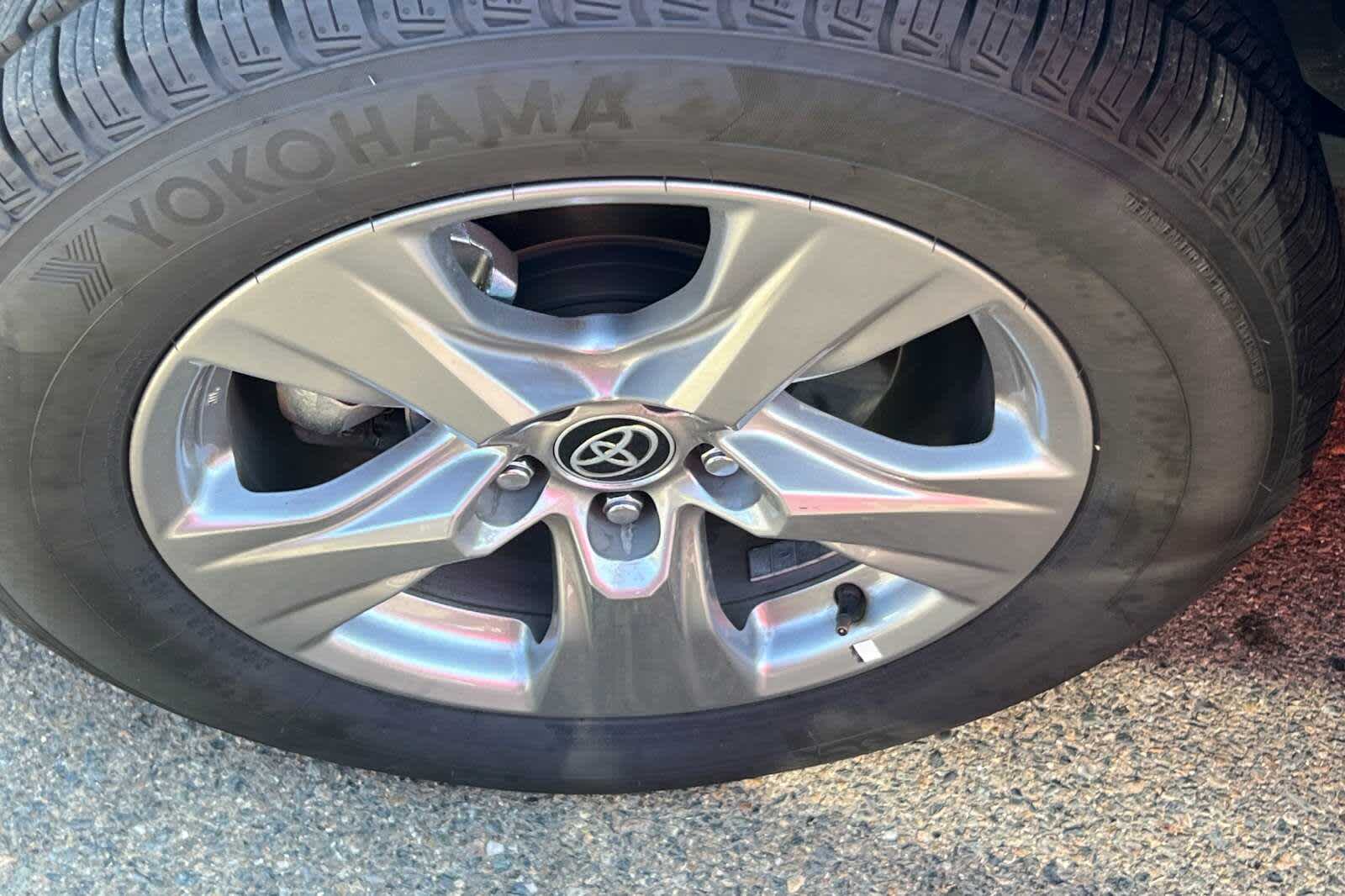 Thumbnail: 2023 Toyota RAV4 - 22