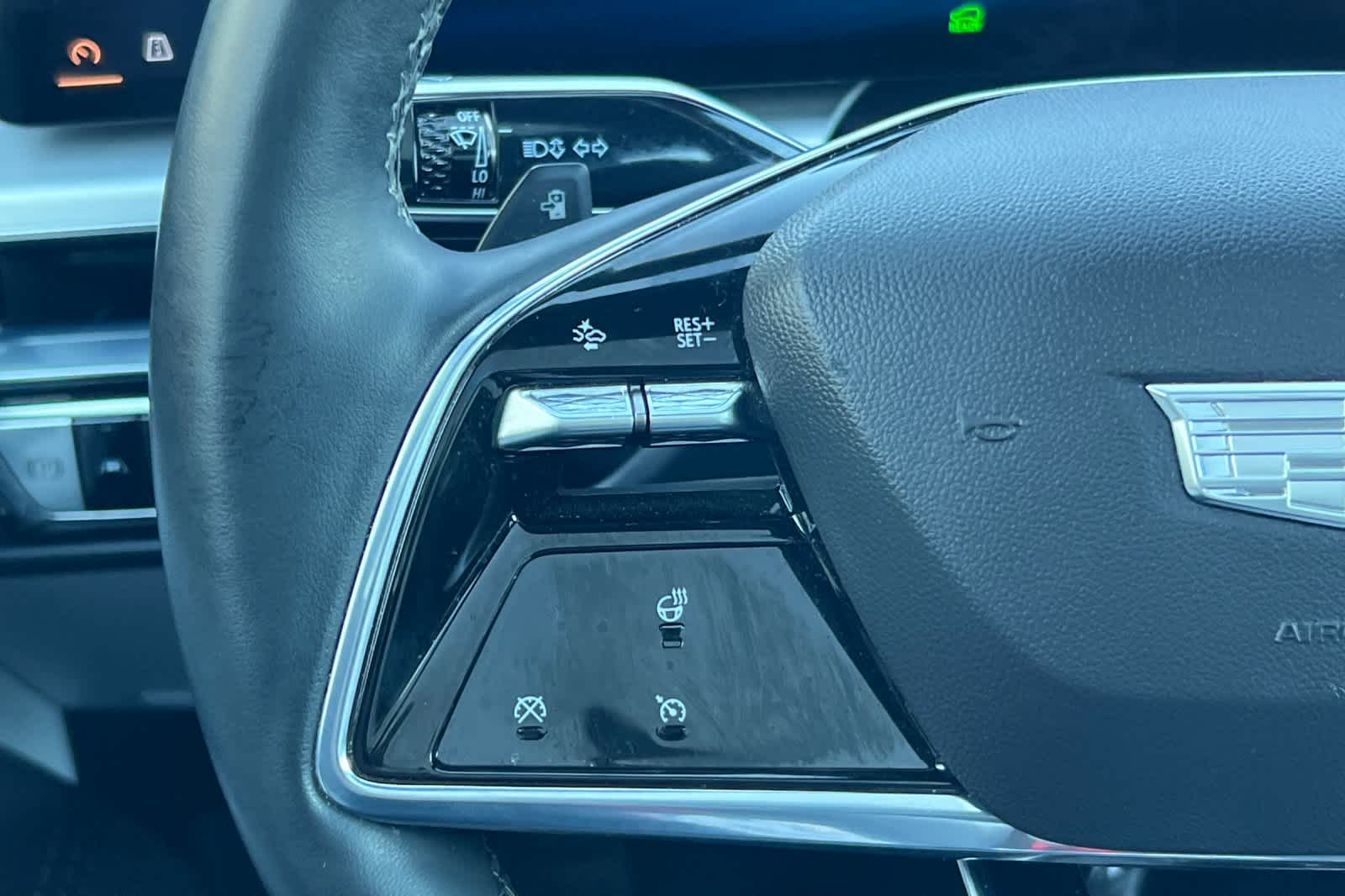 Thumbnail: 2024 Cadillac Lyriq - 26