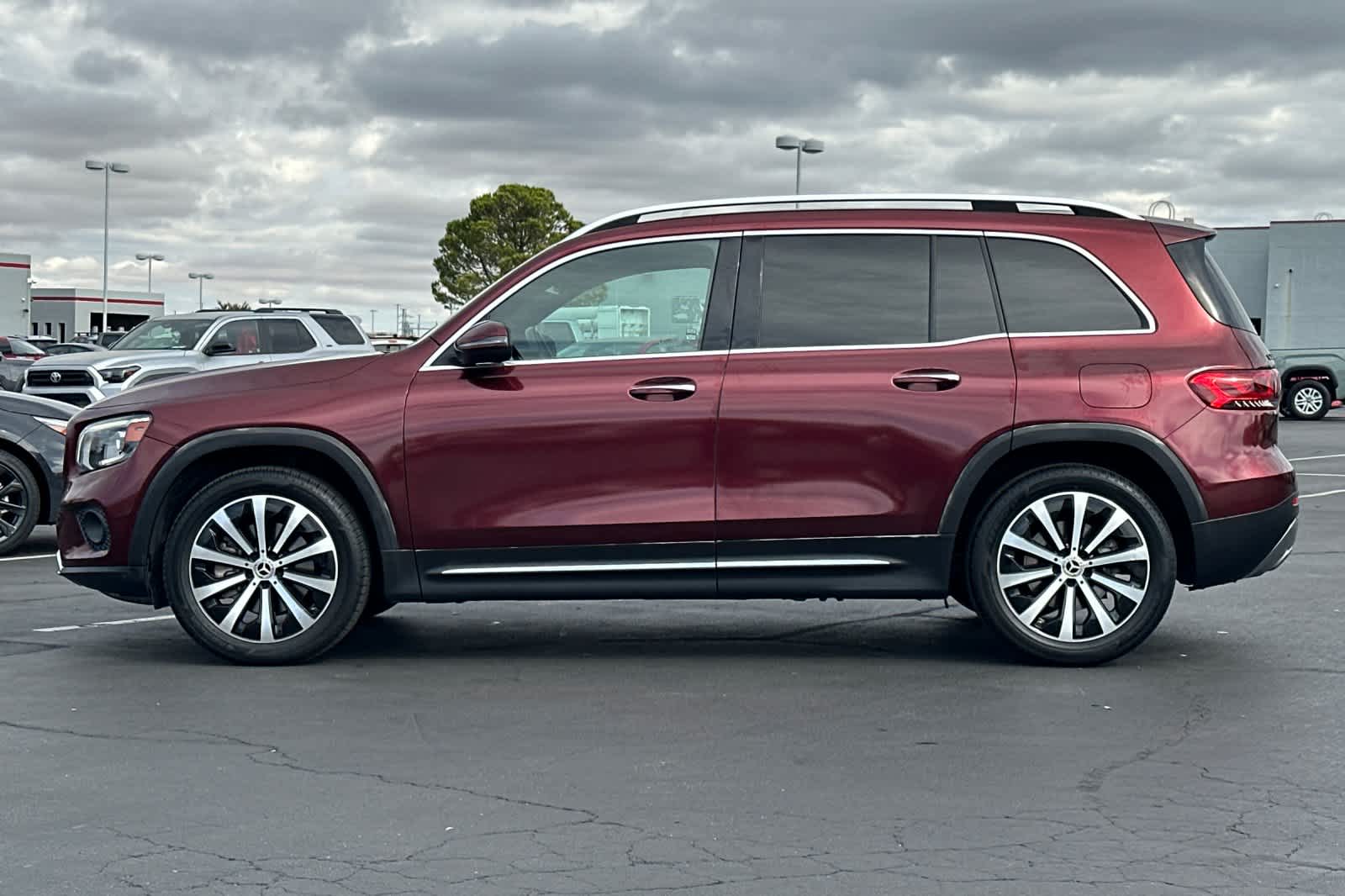 Thumbnail: 2021 Mercedes-Benz GLB - 9