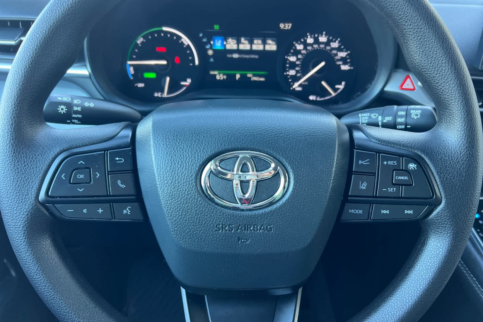 Thumbnail: 2025 Toyota Sienna - 26