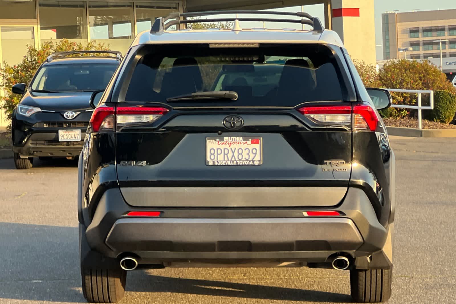 Thumbnail: 2020 Toyota RAV4 - 8