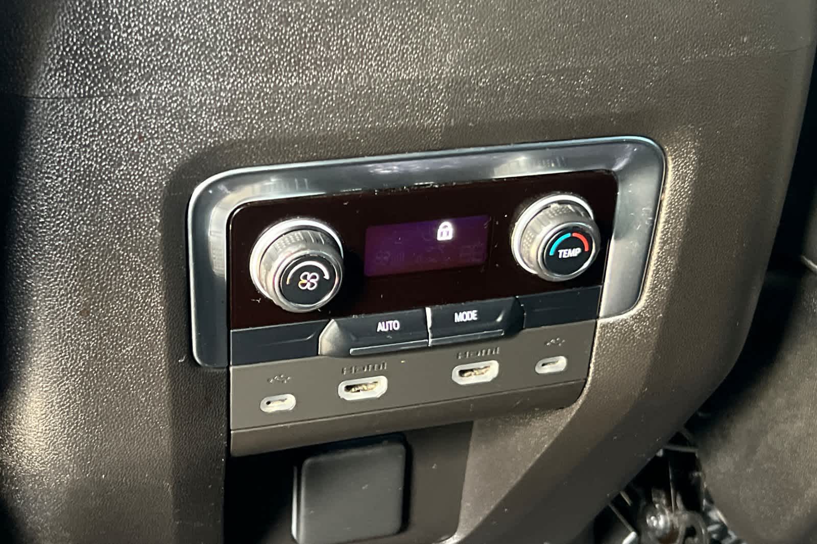 Thumbnail: 2021 Chevrolet Tahoe - 14