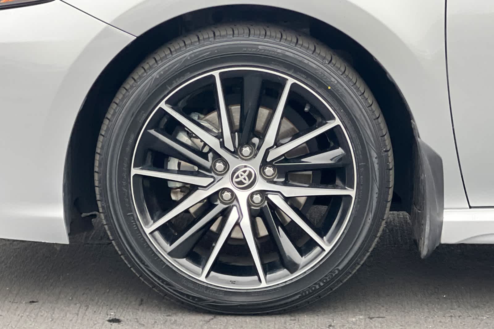 Thumbnail: 2022 Toyota Camry - 27