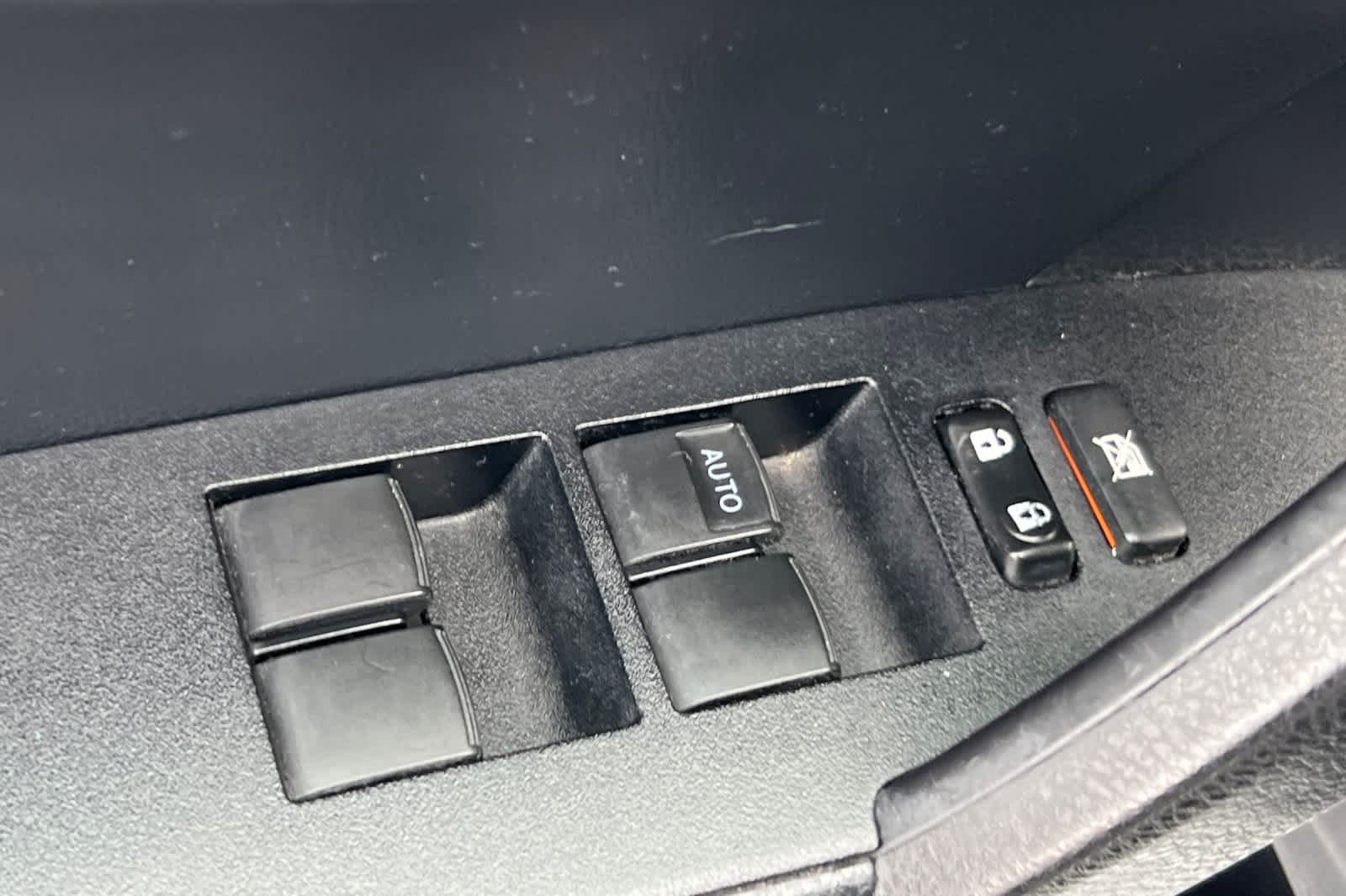 Thumbnail: 2014 Toyota Corolla - 13