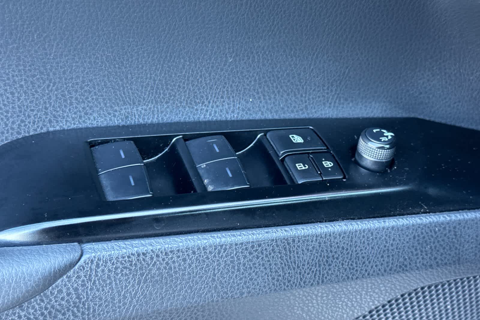 Thumbnail: 2025 Toyota Camry - 13