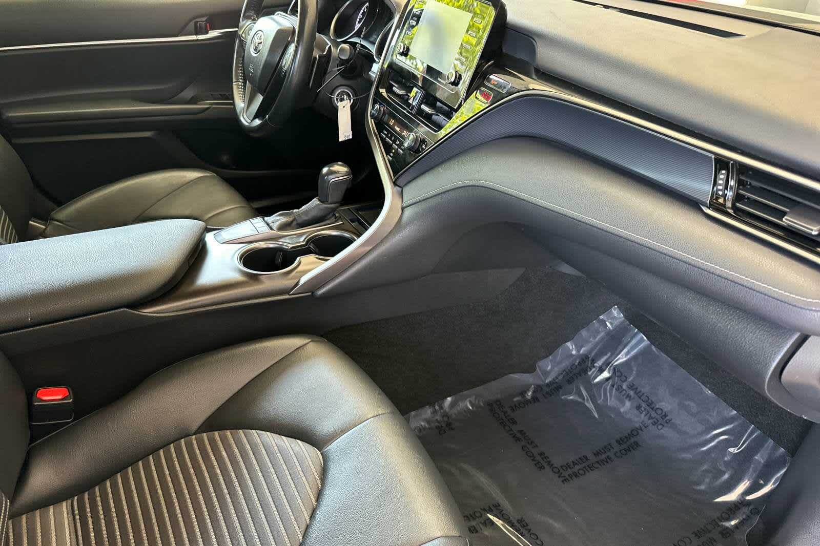 2022 Toyota Camry SE 15