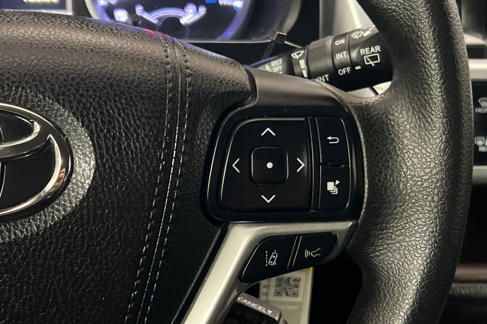 Thumbnail: 2018 Toyota Highlander - 27