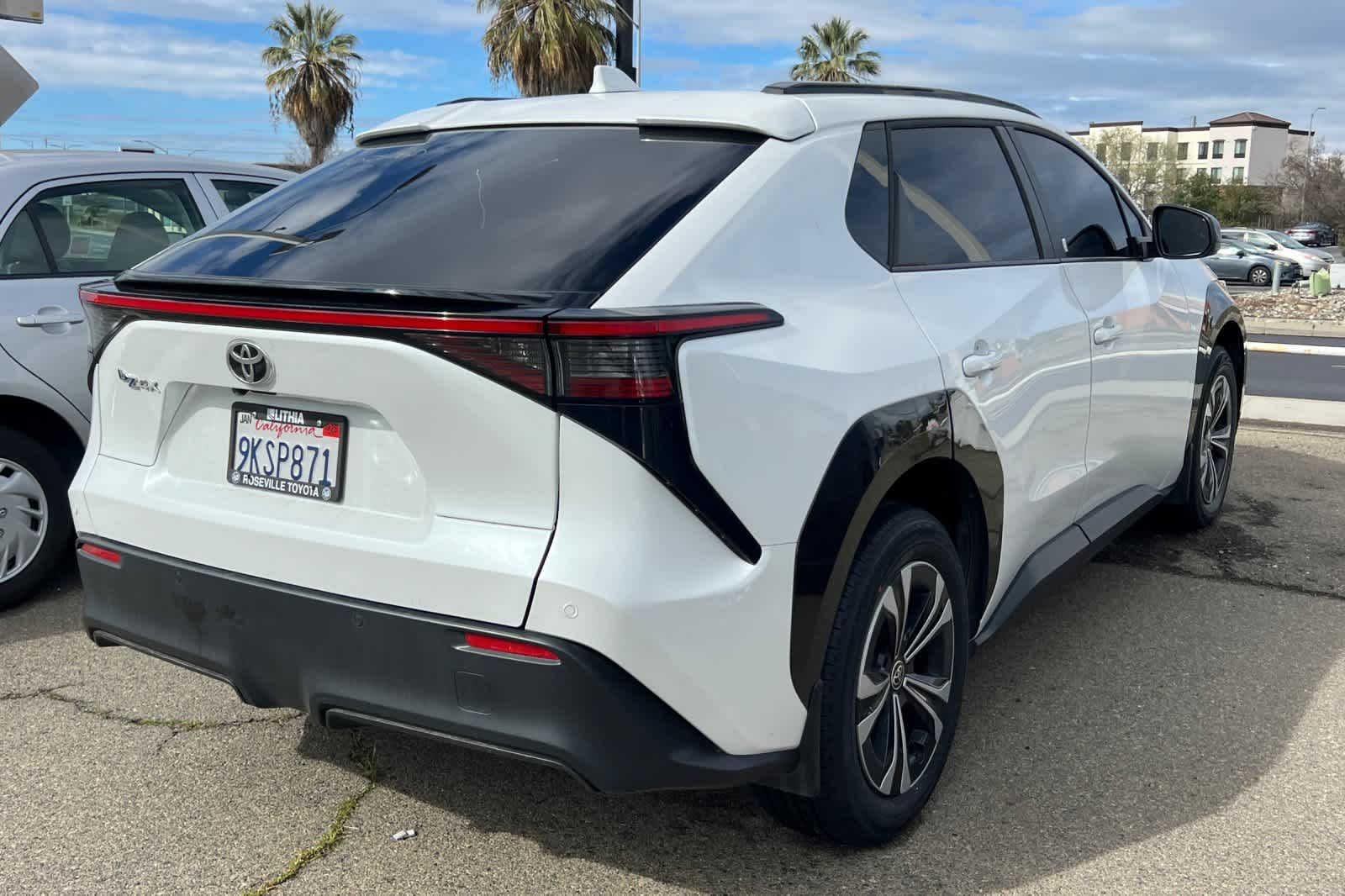 Thumbnail: 2023 Toyota bZ4X - 2