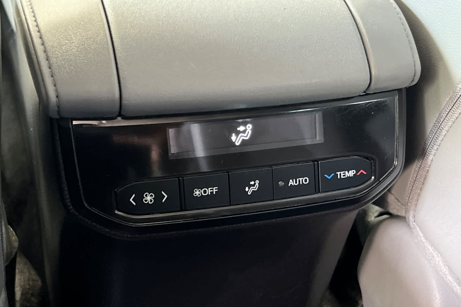 Thumbnail: 2024 Toyota Highlander - 14
