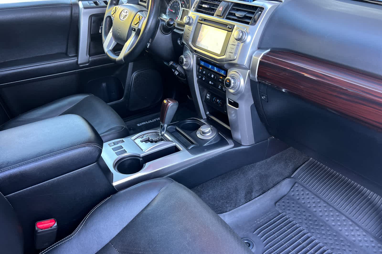 Thumbnail: 2018 Toyota 4Runner - 17