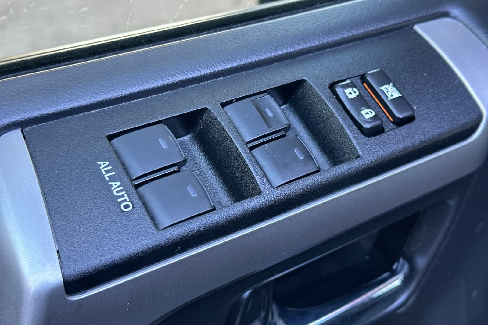 Thumbnail: 2022 Toyota 4Runner - 13