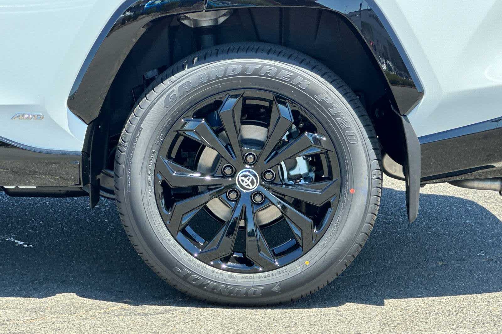 Thumbnail: 2025 Toyota RAV4 - 32