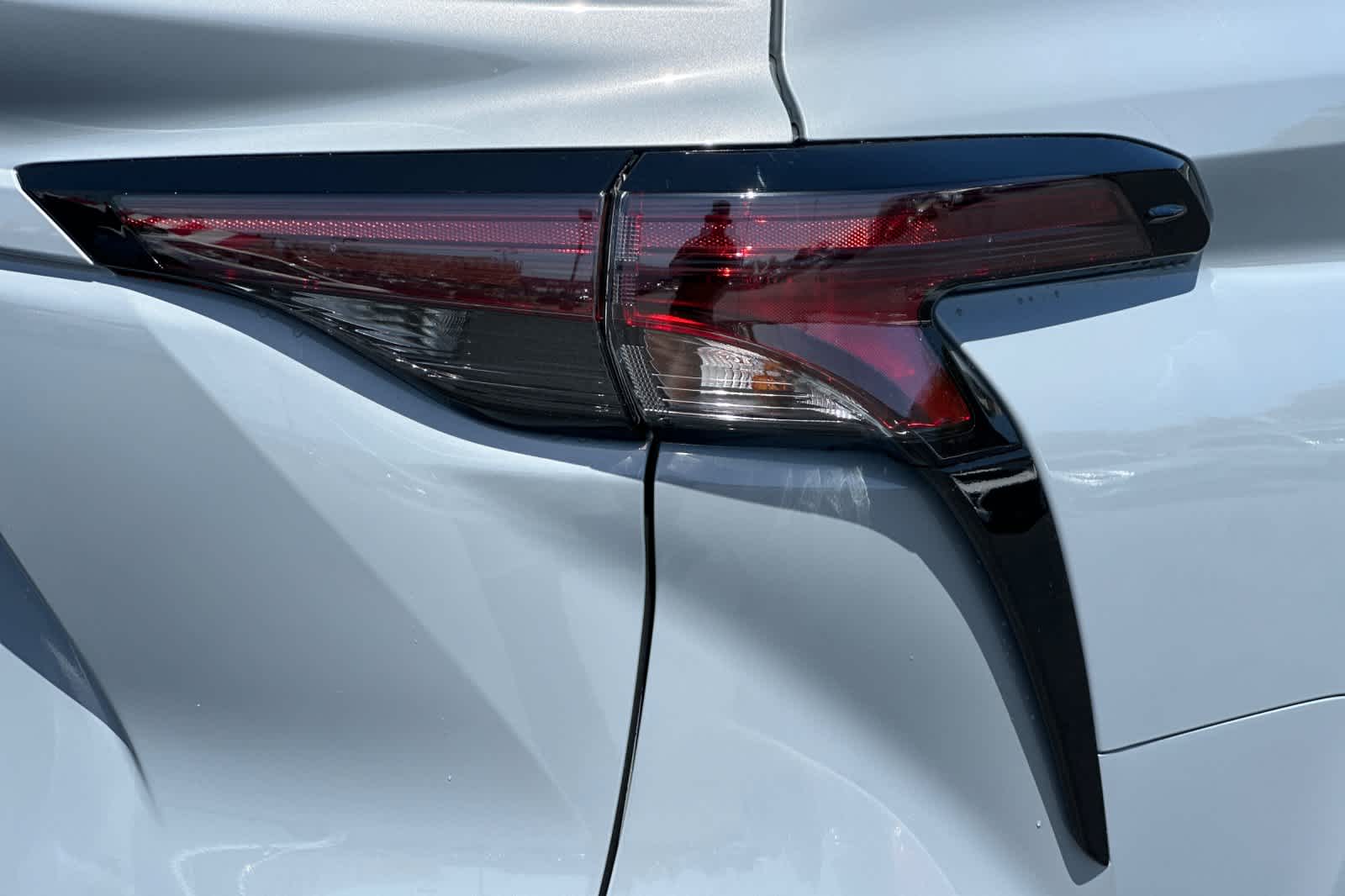 Thumbnail: 2025 Toyota Sienna - 11