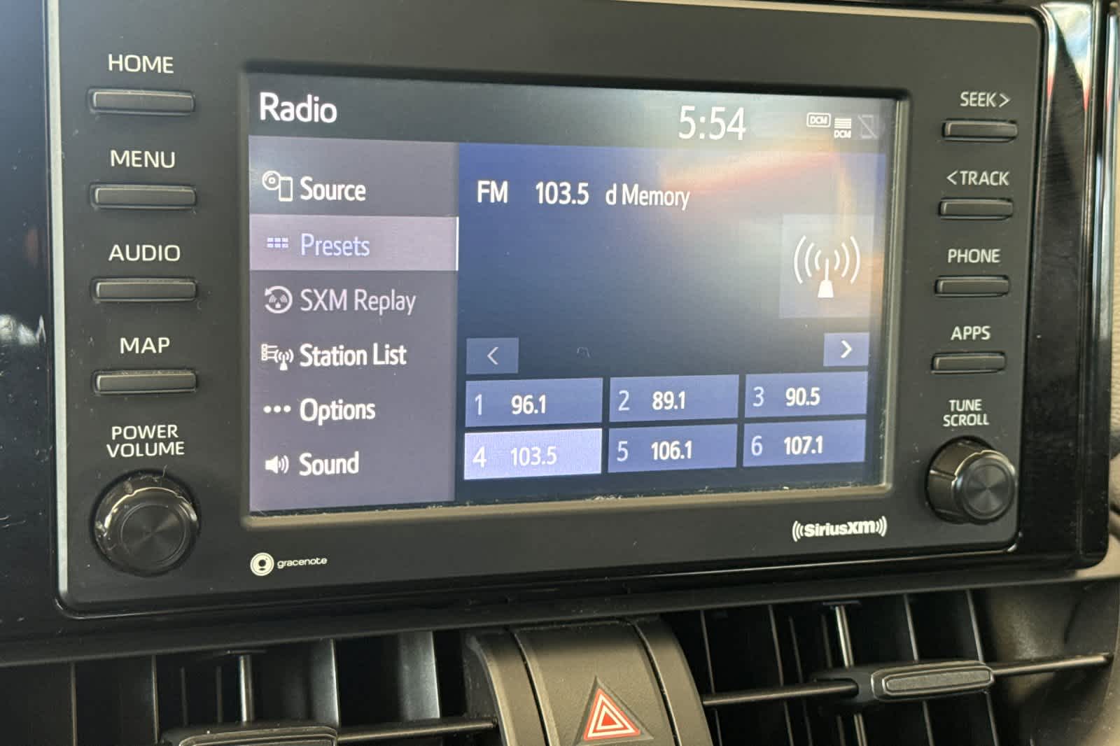 Thumbnail: 2022 Toyota RAV4 - 19