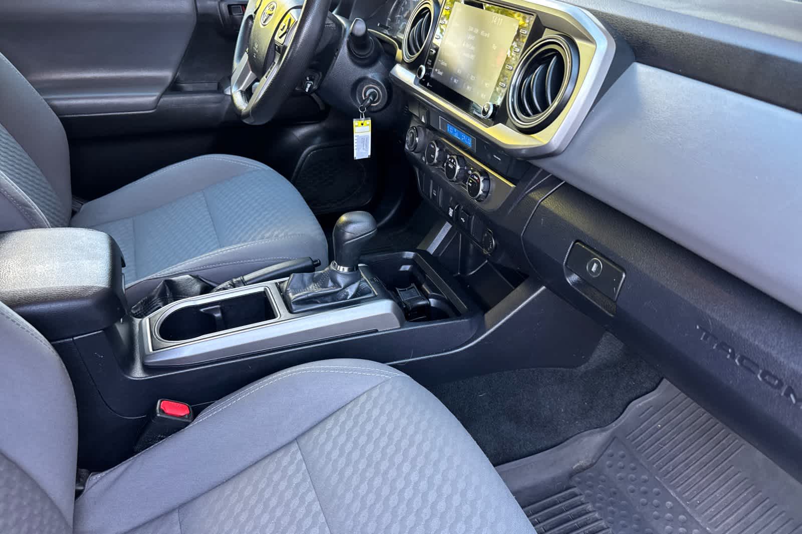 Thumbnail: 2022 Toyota Tacoma - 15