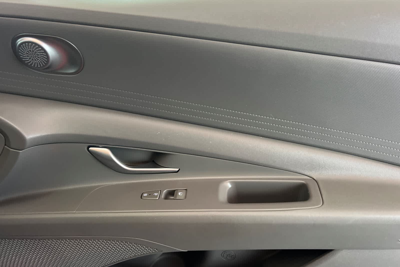 Thumbnail: 2021 Hyundai Elantra - 17