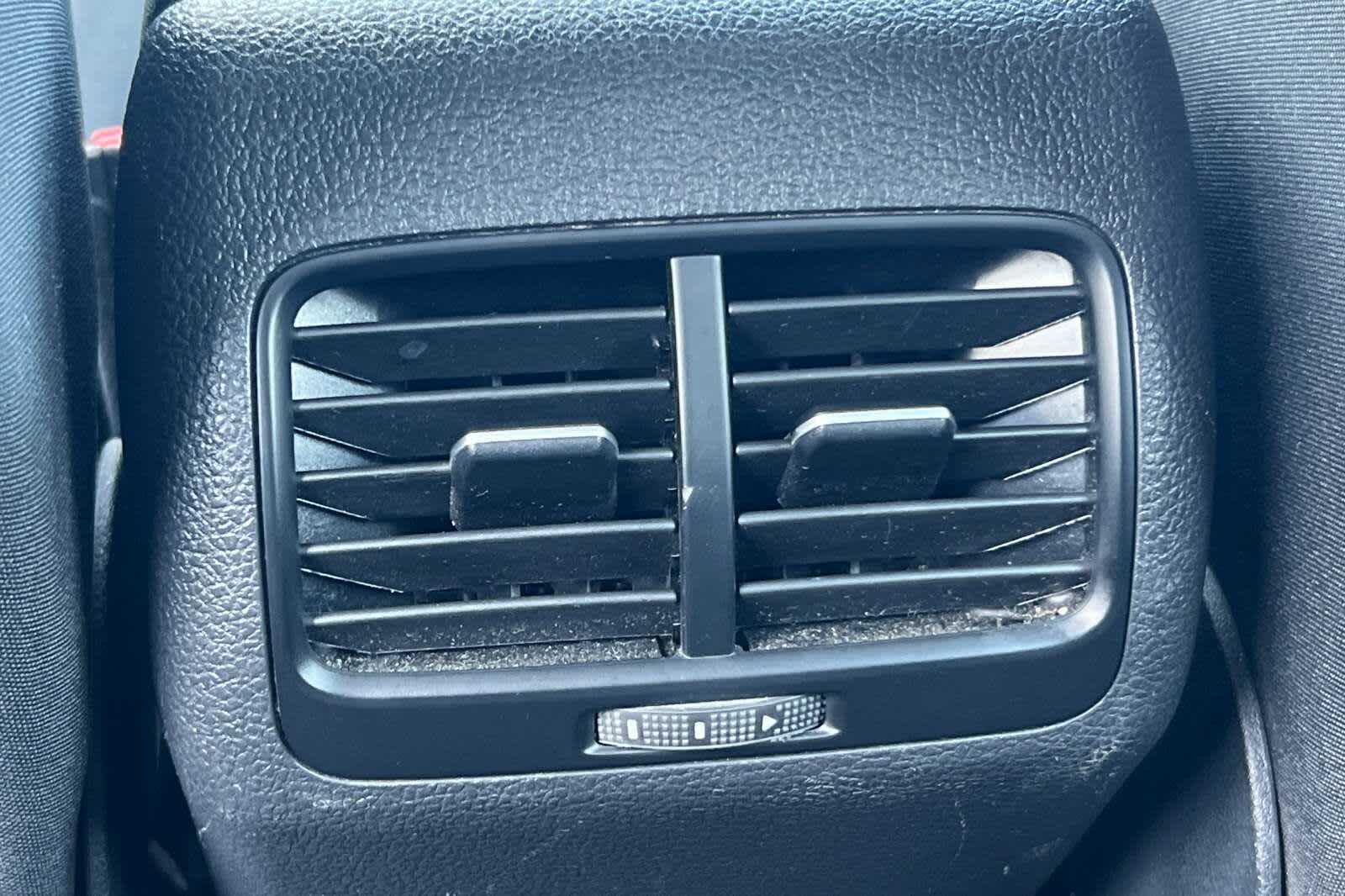 Thumbnail: 2019 Volkswagen e-Golf - 14