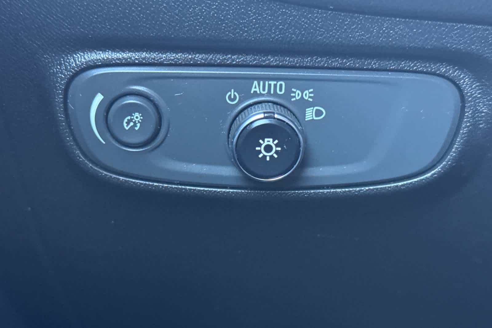 Thumbnail: 2019 Chevrolet Equinox - 30