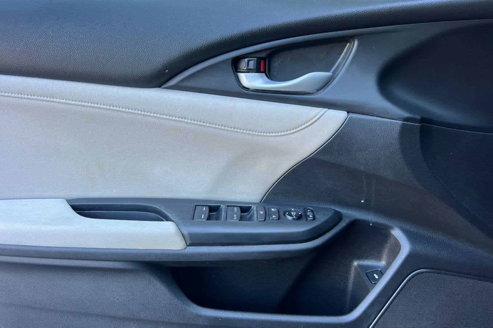 Thumbnail: 2019 Honda Insight - 12