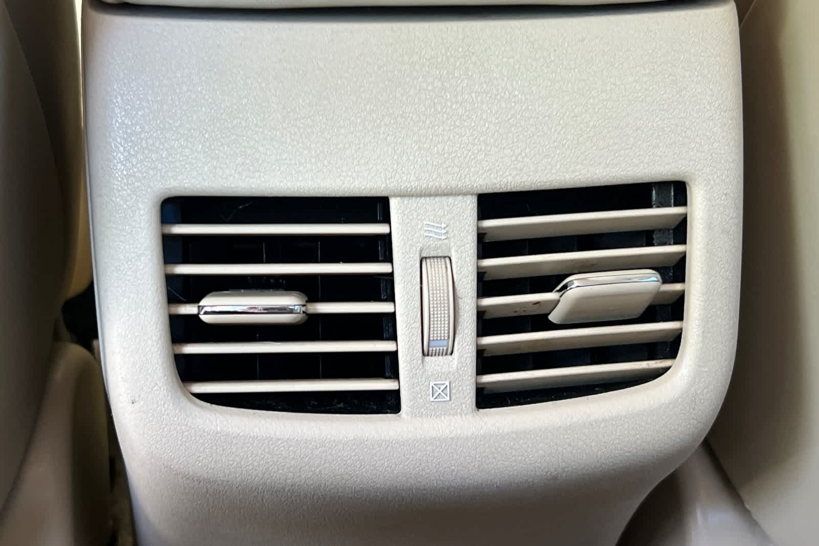 Thumbnail: 2011 Lexus ES - 13