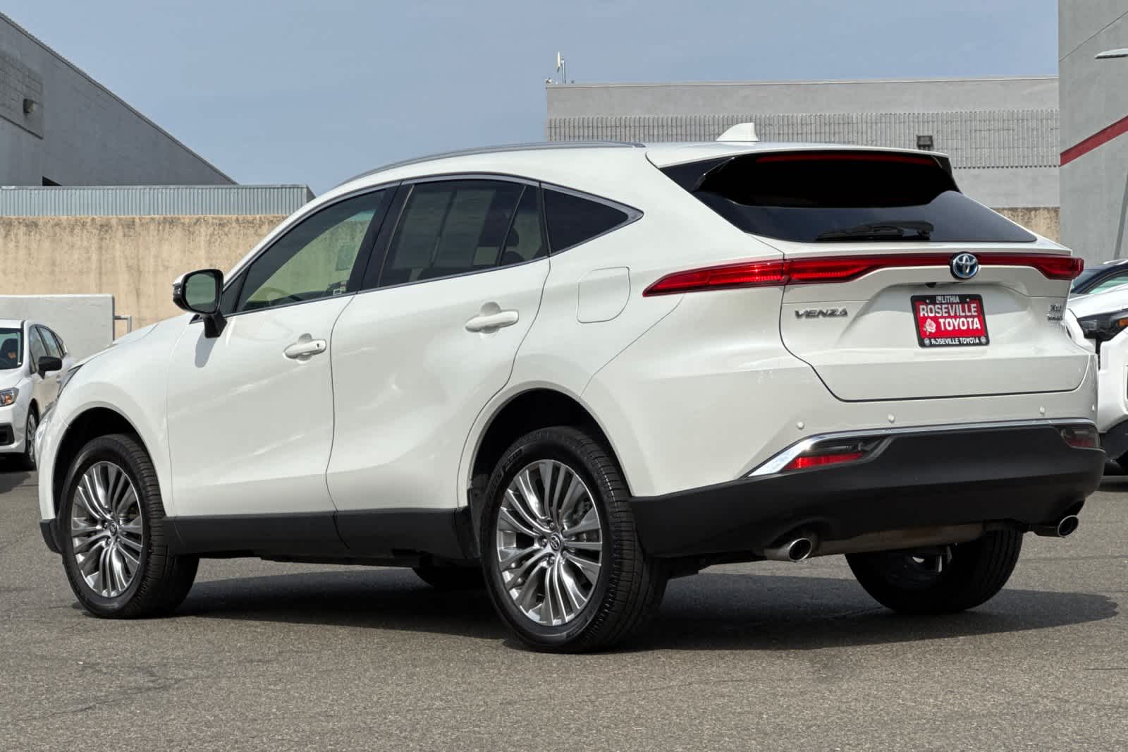 Thumbnail: 2022 Toyota Venza - 7