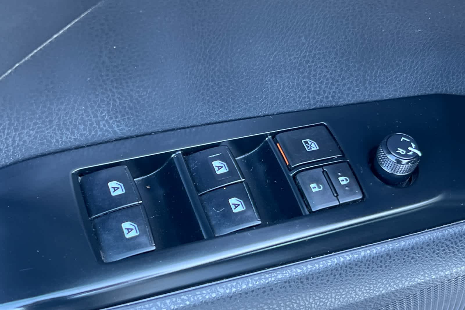 Thumbnail: 2019 Toyota Camry - 13