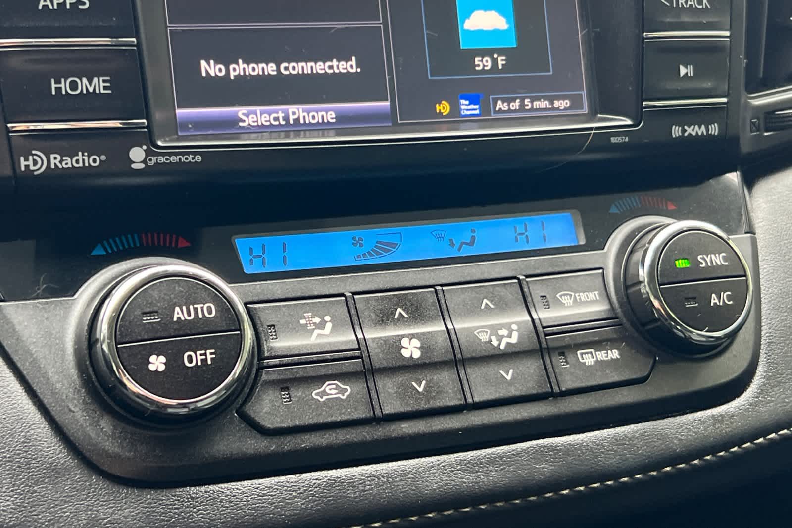 Thumbnail: 2017 Toyota RAV4 - 21