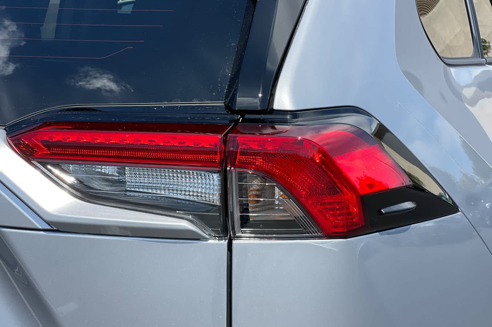 Thumbnail: 2025 Toyota RAV4 - 28