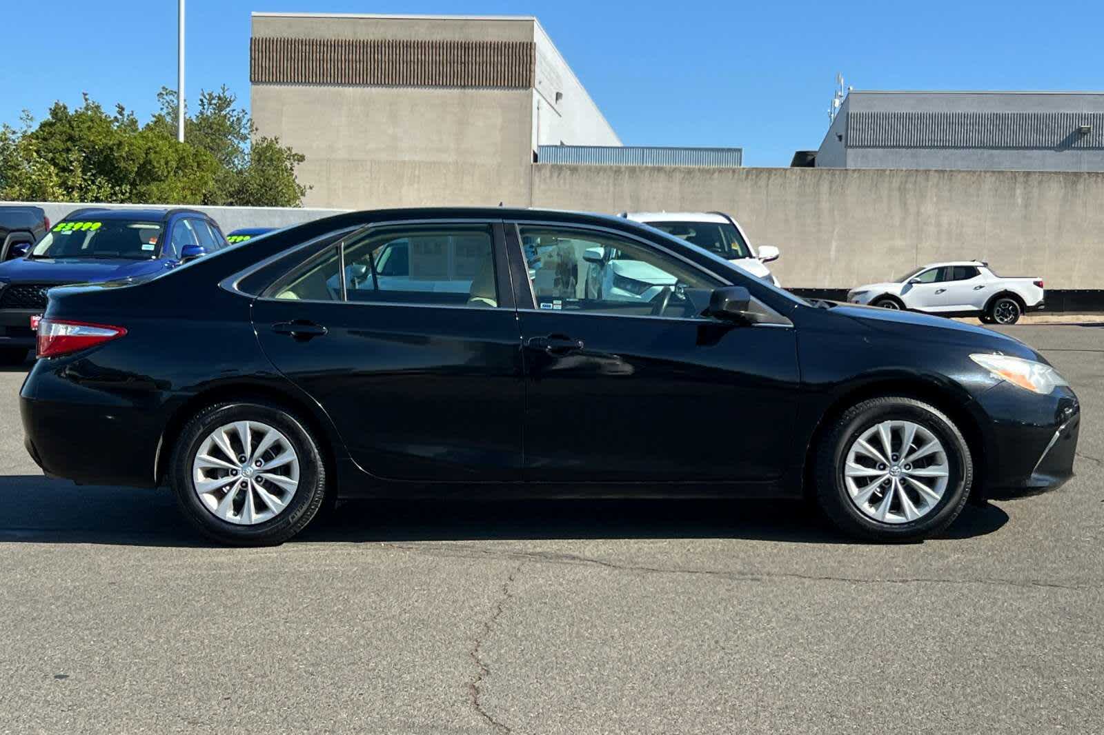 Thumbnail: 2017 Toyota Camry - 6