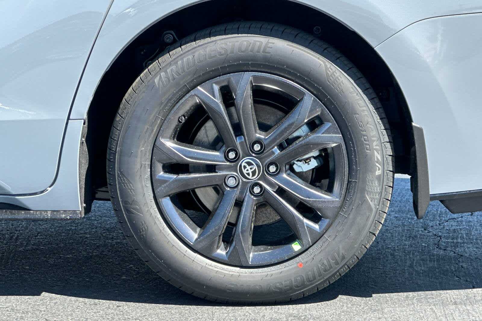 Thumbnail: 2025 Toyota Sienna - 12