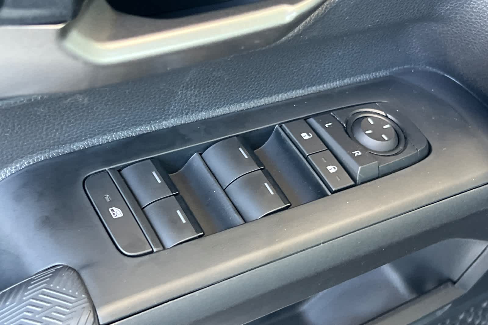 2025 Toyota Tacoma TRD Sport 13