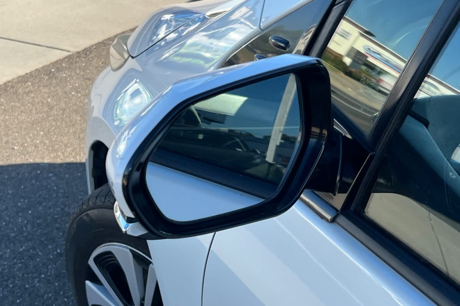 Thumbnail: 2018 Toyota Prius Prime - 8