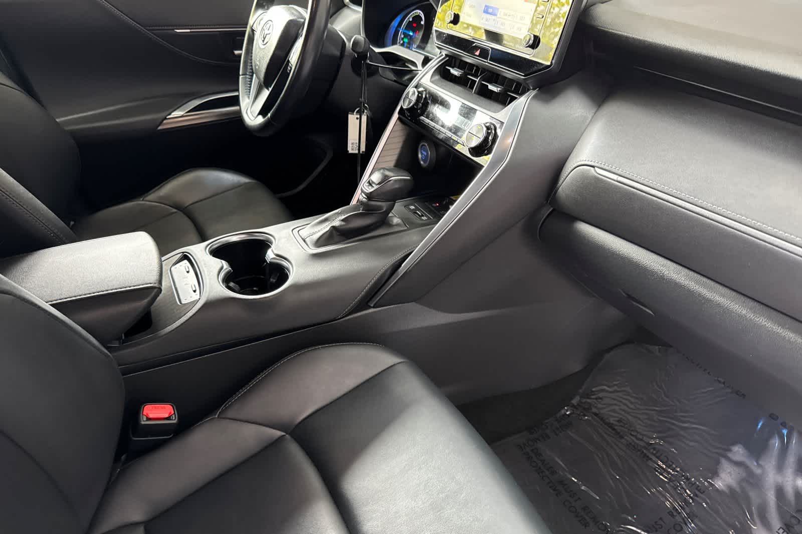 Thumbnail: 2022 Toyota Venza - 17