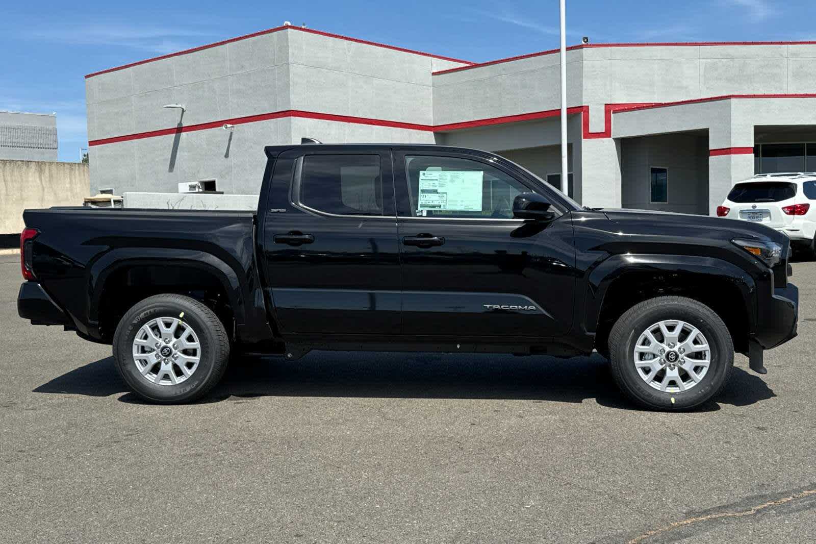 2025 Toyota Tacoma SR5 8