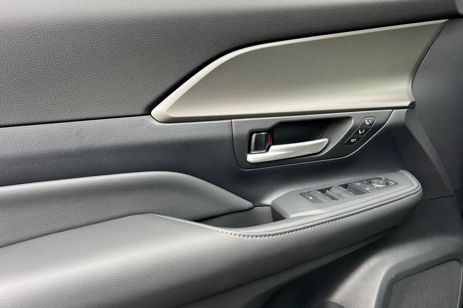 Thumbnail: 2026 Toyota Grand Highlander - 12